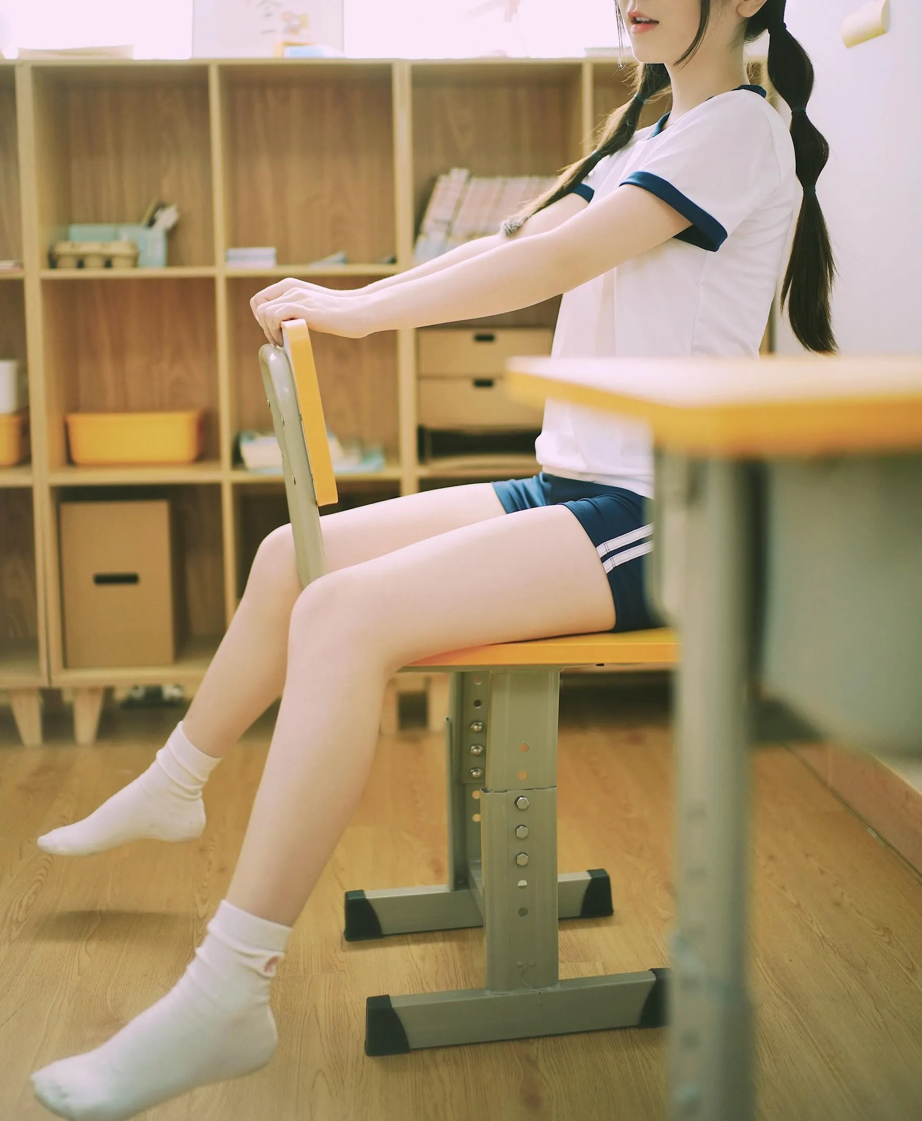 [艺图语] 2022.06.17 青春教室 萌萌 [24P]插图3
